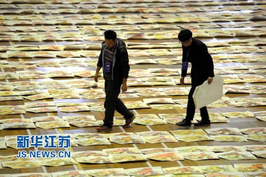 美术高考震撼模拟阅卷现场 万份试卷同阅