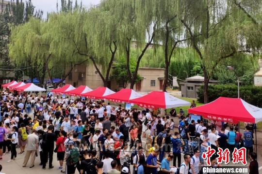 西安交大迎来4600余名2019级本科新生。 西安交大供图 摄